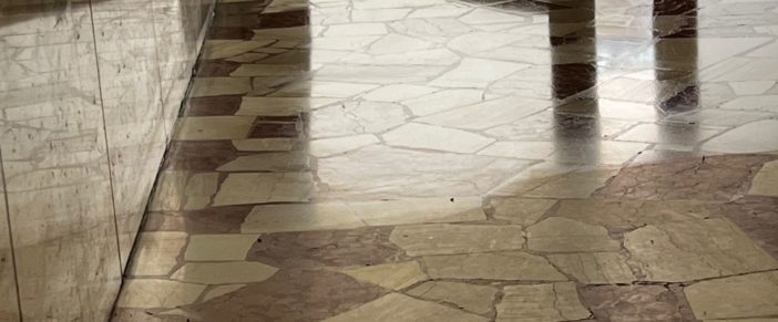 Cristallizzazione di un Pavimento in Marmo Opacizzato